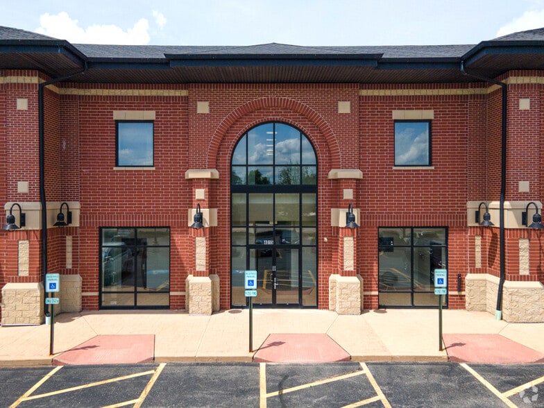 More Photos Of 4015 Plainfield-Naperville Rd, Naperville Medical For Lease