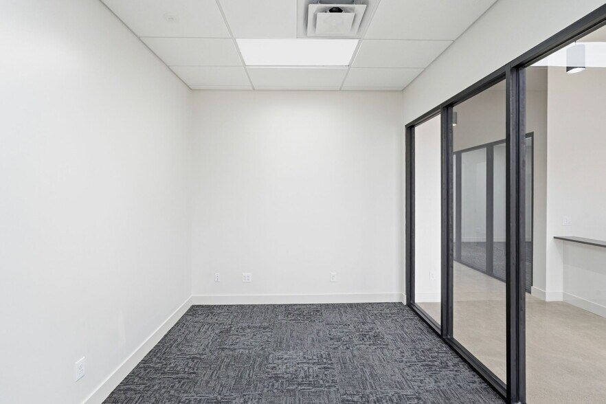 More Photos Of 1360 Horizon Ave, Lafayette Warehouse For Sale