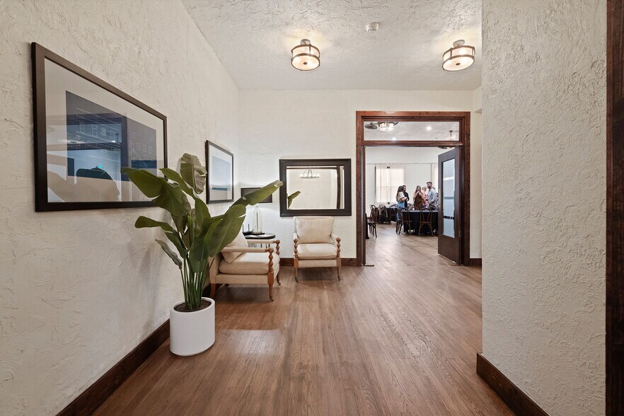 More Photos Of 128 S E St, Exeter Storefront For Sale