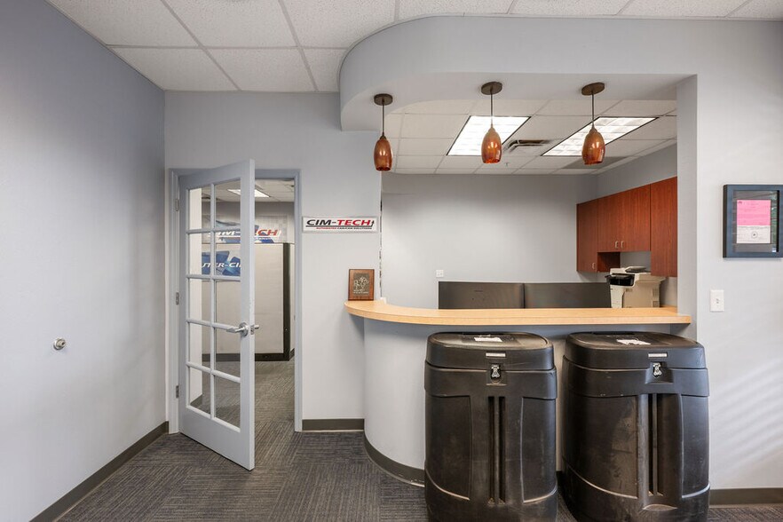 More Photos Of 2666 Maguire Rd, Ocoee Medical For Lease
