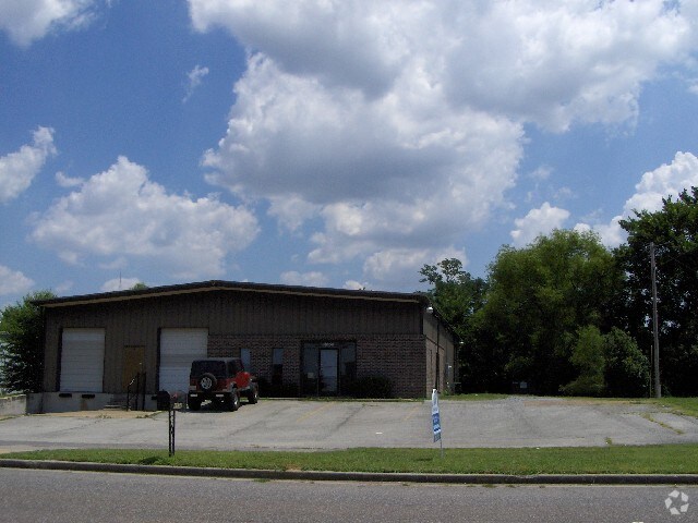 More Photos Of 8158 Industrial Dr, Olive Branch Warehouse For Lease