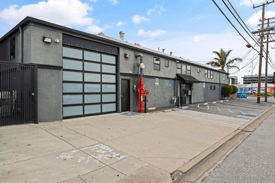 More Photos Of 1010 Commercial St, San Carlos Research And Development For Lease