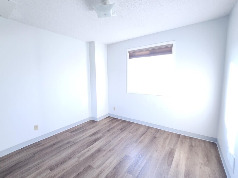 More Photos Of 5000 50 St, Beaumont Storefront Retail Office For Lease