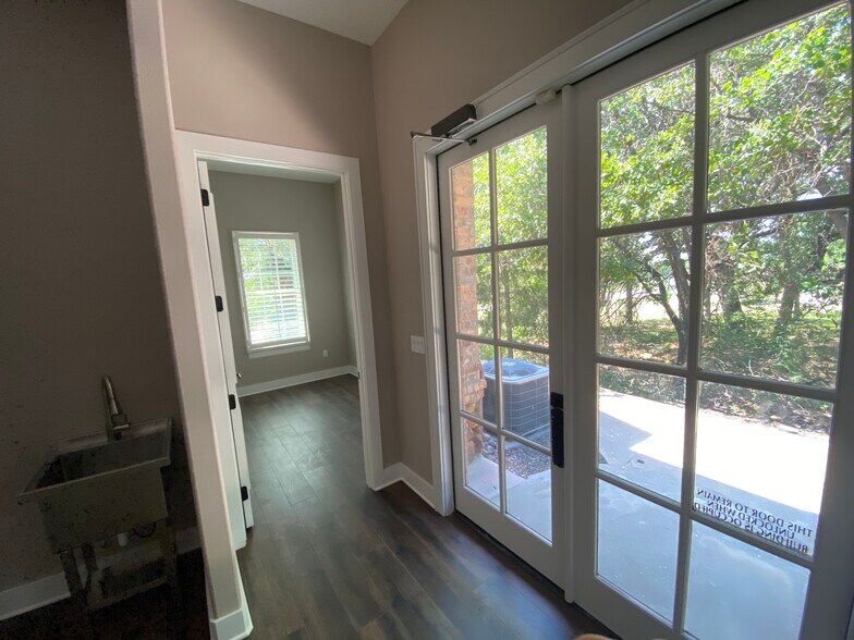 More Photos Of 144 Old Town Blvd N, Argyle Office For Lease
