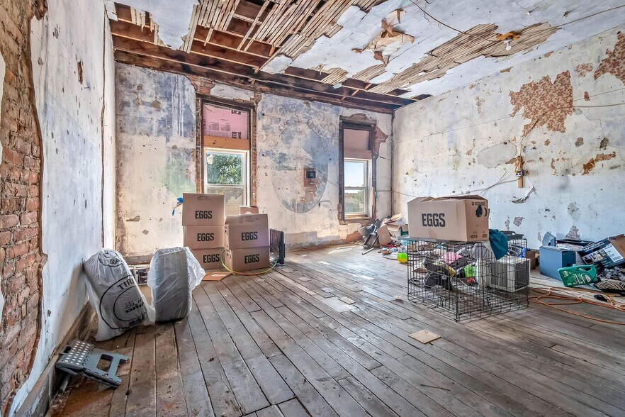 More Photos Of 133-137 S Main St, Reading Storefront Retail Residential For Sale
