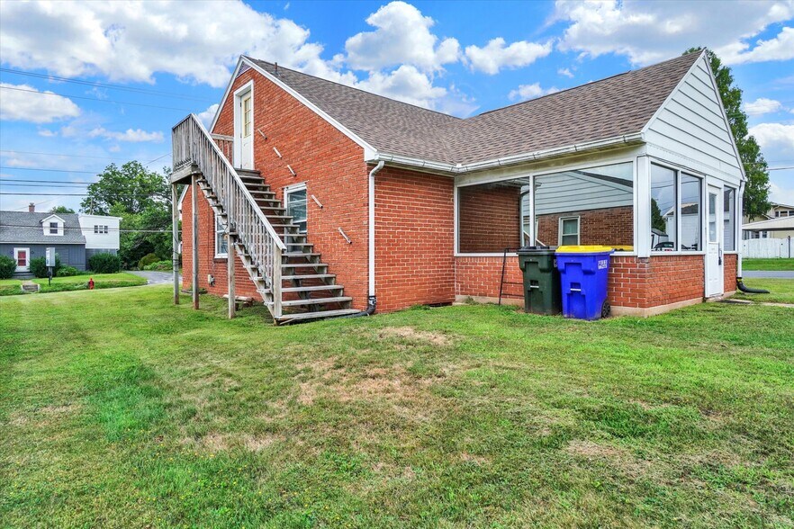 More Photos Of 2260 Carlisle Rd, York Office For Sale