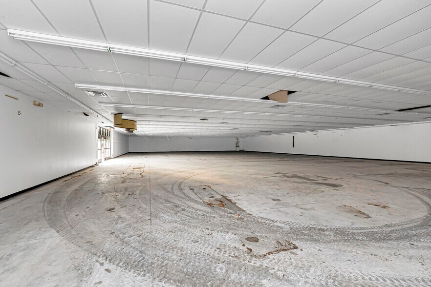 More Photos Of 3939 Choctaw Dr, Baton Rouge Freestanding For Lease