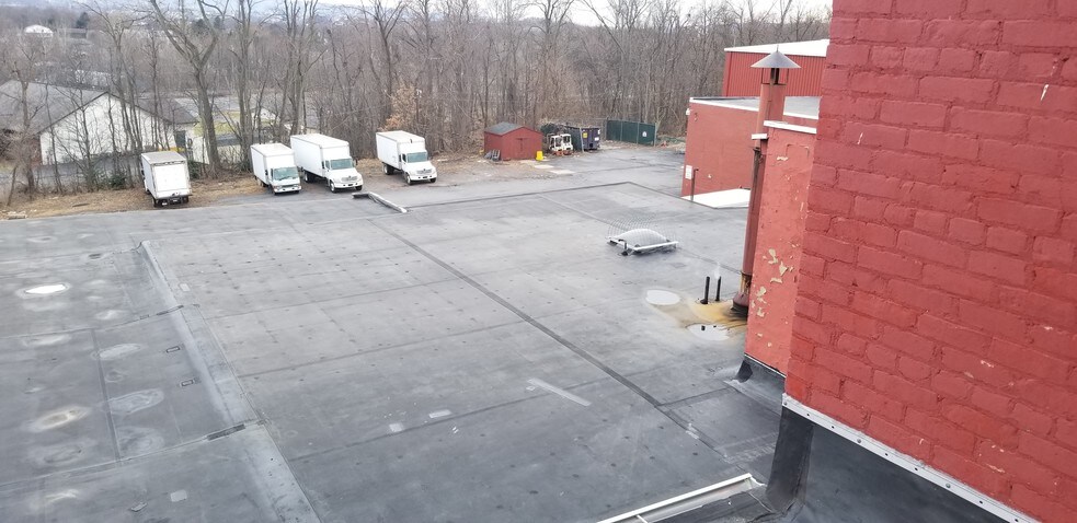 More Photos Of 75 Stark St, Hudson Manufacturing For Sale