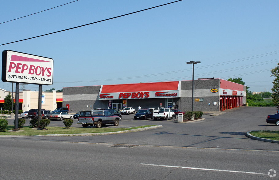 Primary Photo Of 3033 Erie Blvd E, Syracuse Auto Repair For Lease