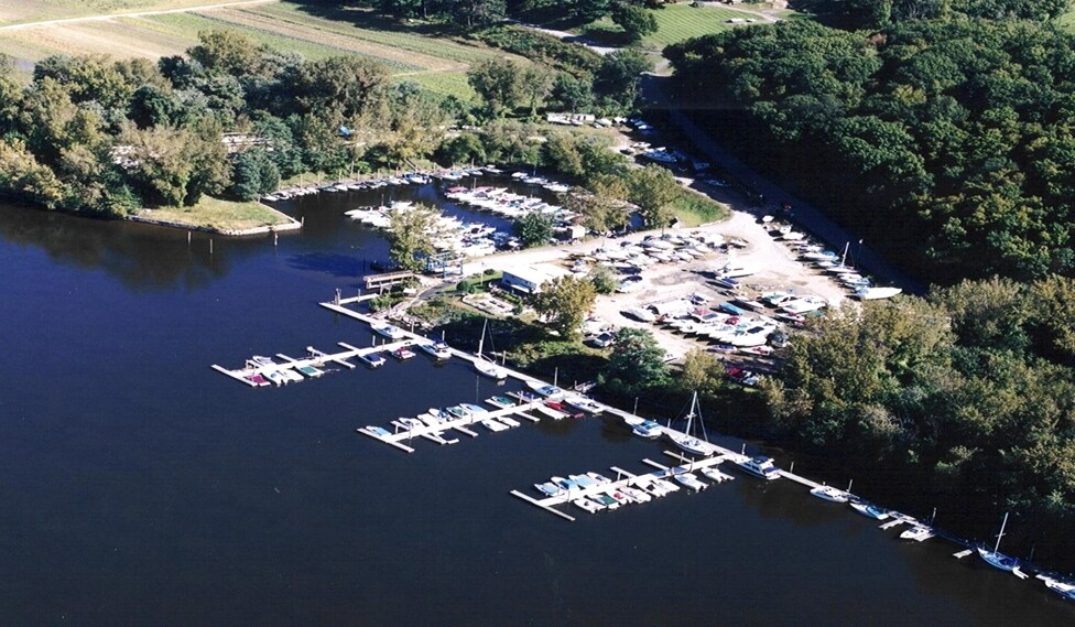 Primary Photo Of 684 Tryon St, South Glastonbury Marina For Sale
