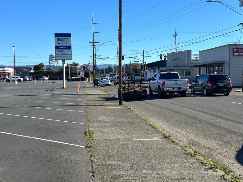 More Photos Of 411 Harris St, Eureka General Retail For Lease