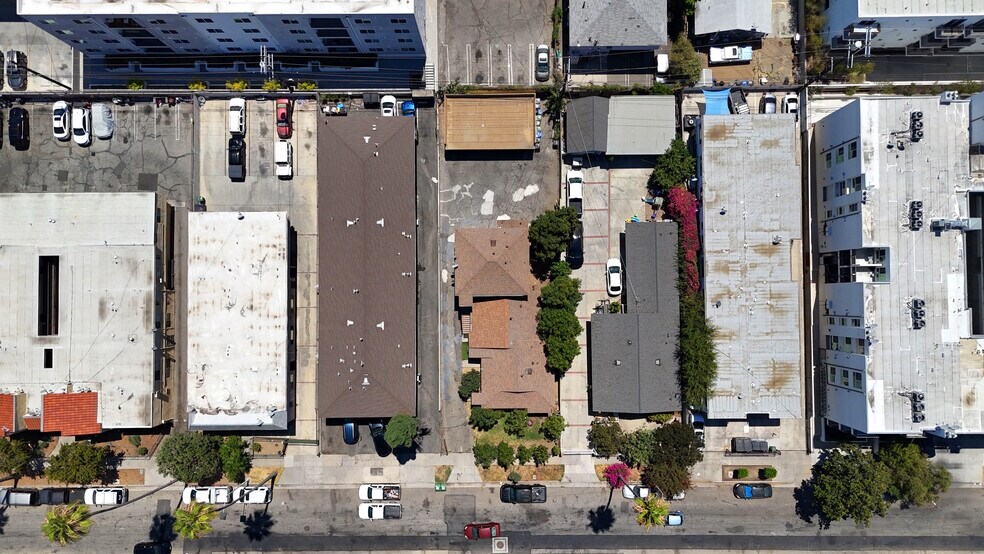More Photos Of 14830 Erwin St, Van Nuys Apartments For Sale