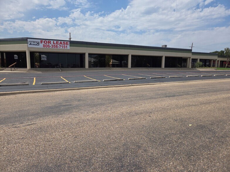 More Photos Of 2400 Lakeview Dr, Amarillo Office For Sale