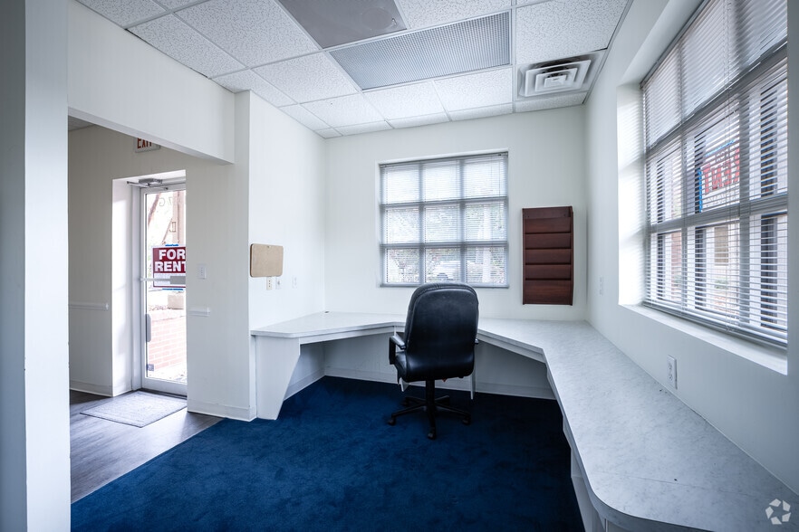 More Photos Of 1037 Chuck Dawley Blvd, Mount Pleasant Office Residential For Lease