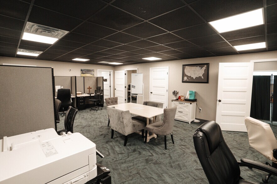 More Photos Of 8432 Park Place Blvd, Houston Office For Sale