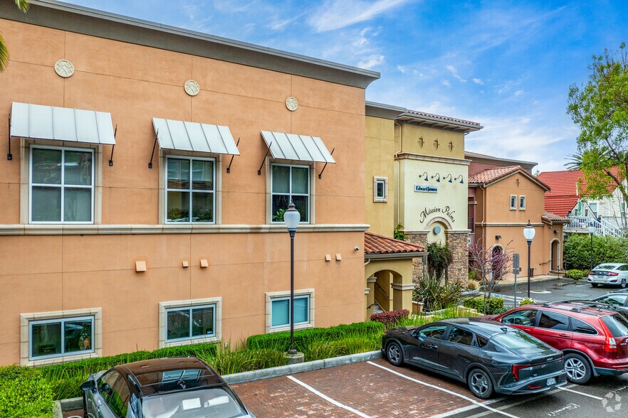 More Photos Of 43360 Mission Blvd, Fremont Office For Lease