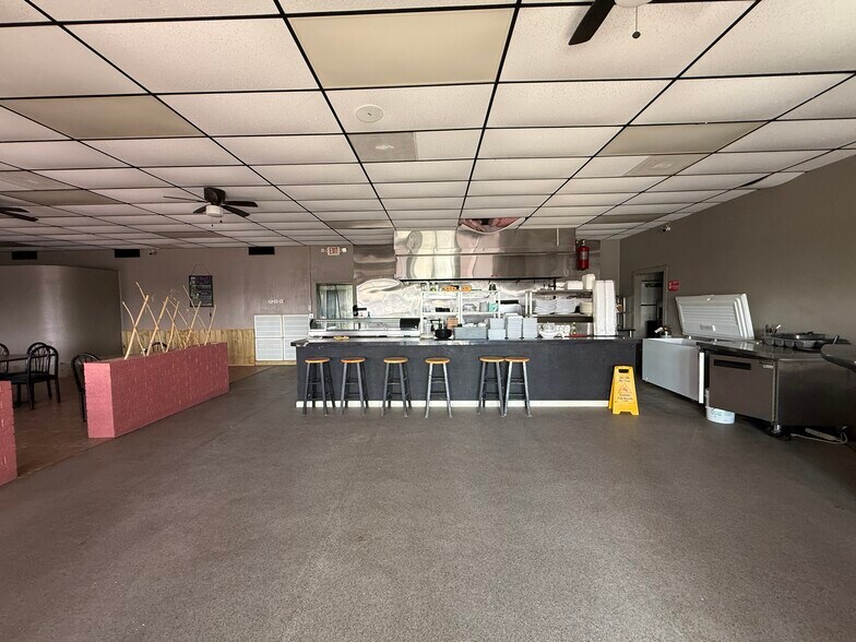 More Photos Of 46328 Interstate 10, Winnie Restaurant For Sale