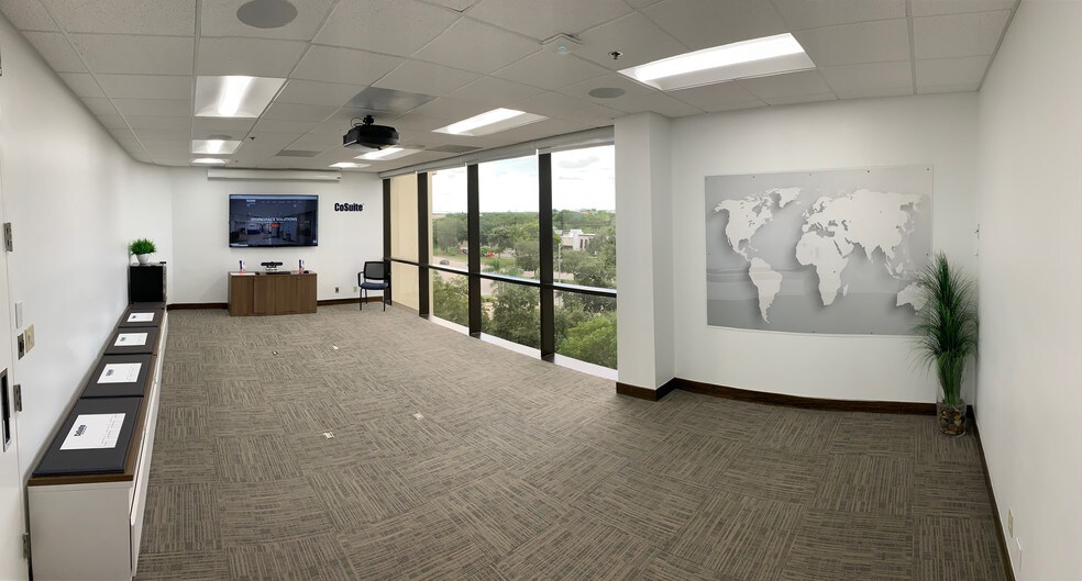 More Photos Of 1900 Glades Rd, Boca Raton Office For Lease