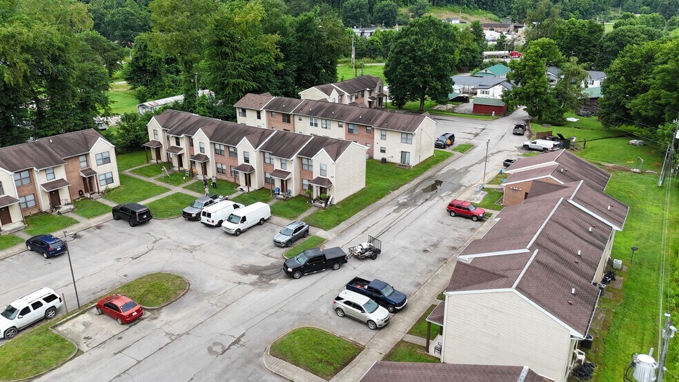 More Photos Of 77 Quail Holw, Inez Apartments For Sale