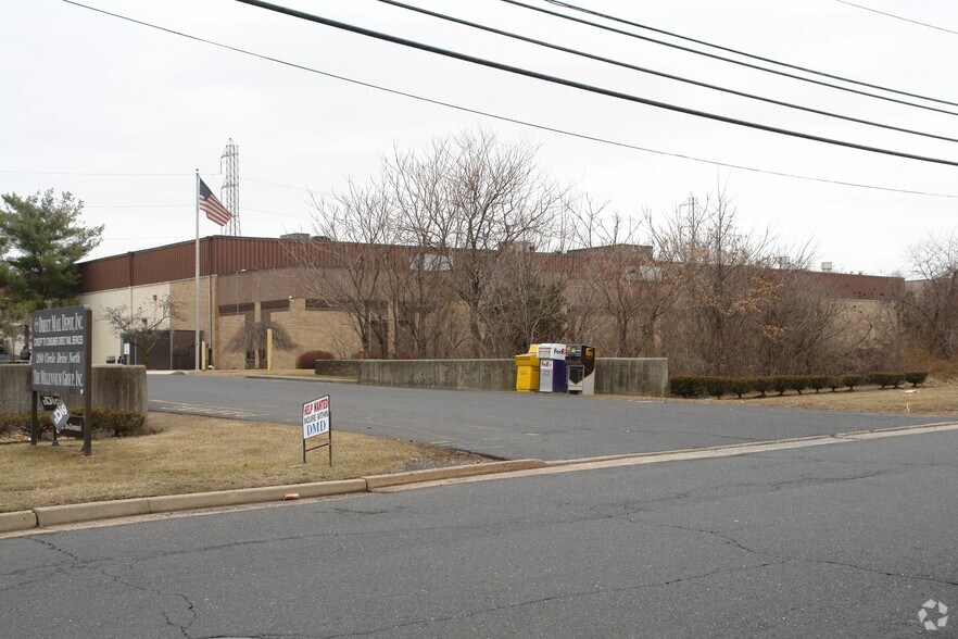 Primary Photo Of 200 Circle Dr N, Piscataway Manufacturing For Lease