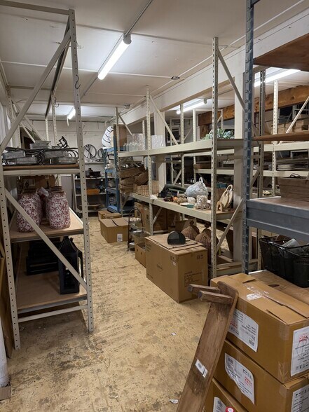 More Photos Of 3 Rockingham Rd, Londonderry Freestanding For Sale