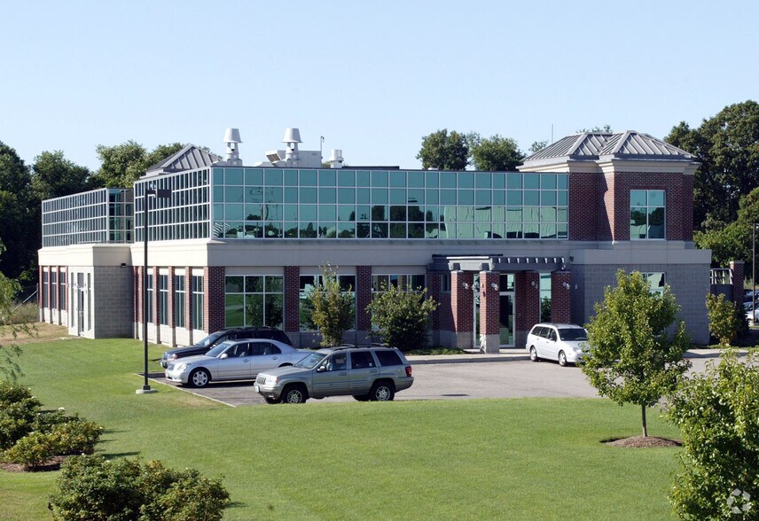 More Photos Of 211 Circuit Dr, North Kingstown Research And Development For Sale