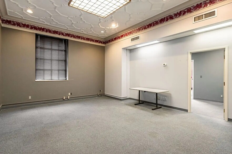 More Photos Of 620 S Third St, Louisville Office Residential For Sale