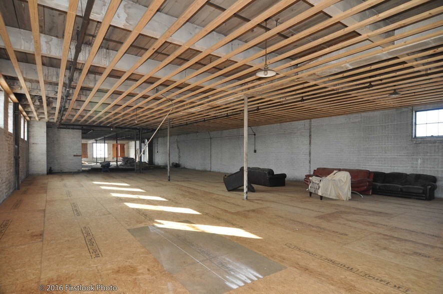 More Photos Of 115 Harris Ave, Providence Showroom For Sale