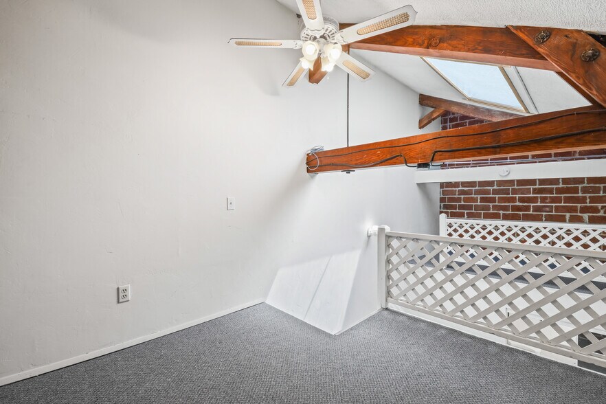 More Photos Of 7320-7326 SE Milwaukie Ave, Portland Apartments For Lease