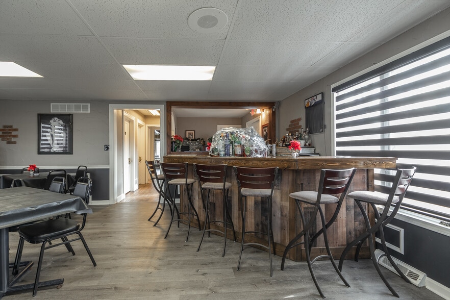 More Photos Of 7224 Center St, Mentor Restaurant For Sale