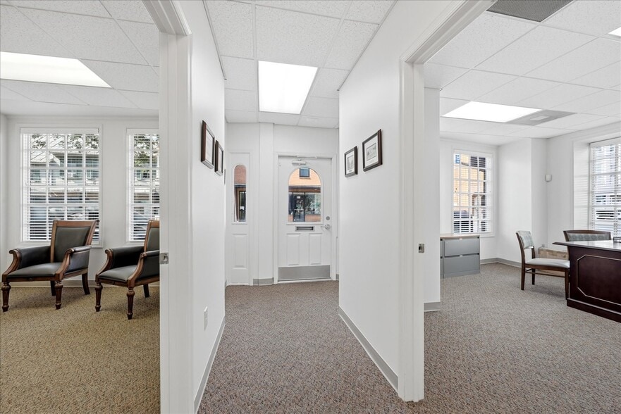 More Photos Of 48 W Boscawen St, Winchester Storefront Retail Office For Sale