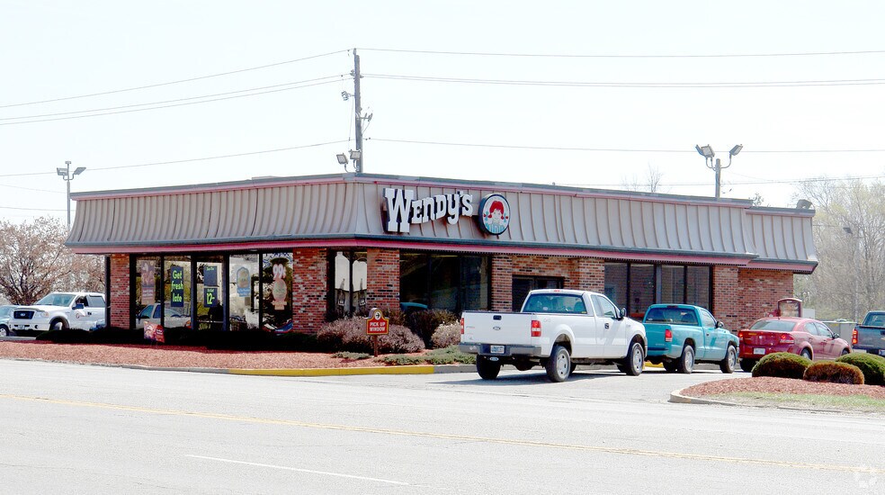 More Photos Of 2903 W Mooresville Rd, Indianapolis Fast Food For Lease