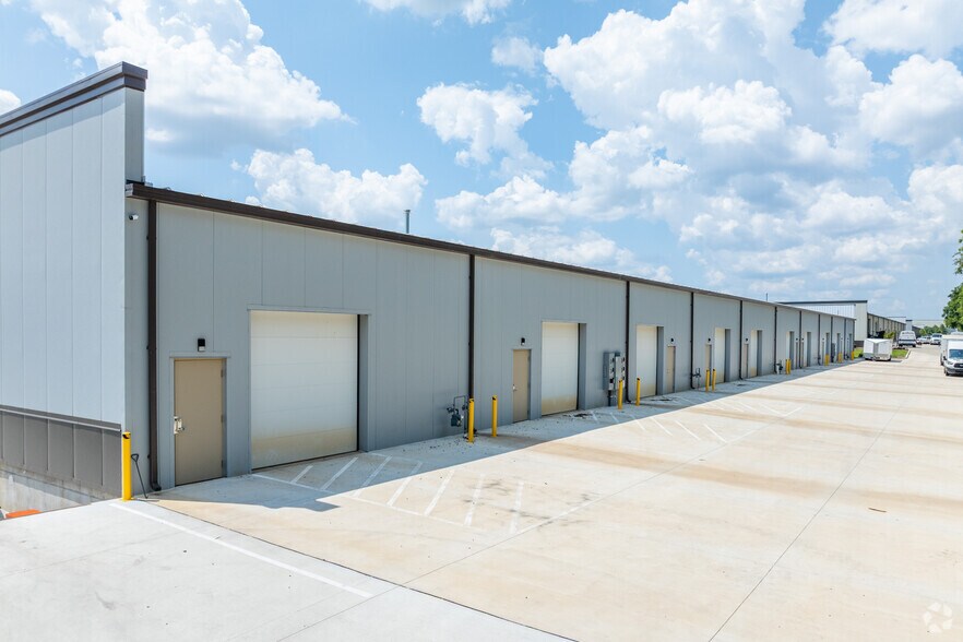 More Photos Of 2139 Logistics Way, Murfreesboro Unknown For Lease