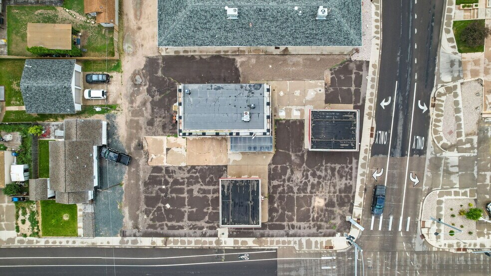 More Photos Of 1822 Logan Ave, Cheyenne Service For Sale