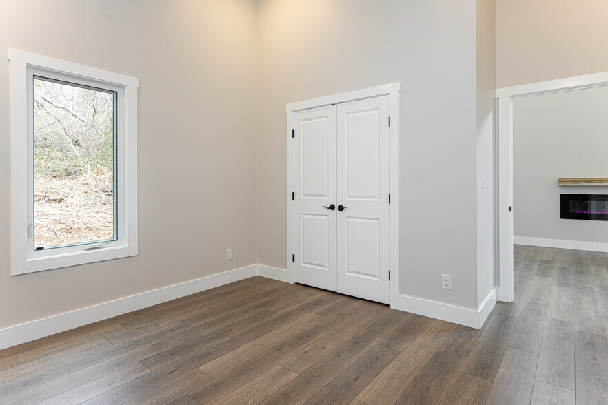 More Photos Of 153 Hackleburg Ln, Hendersonville Multifamily For Sale