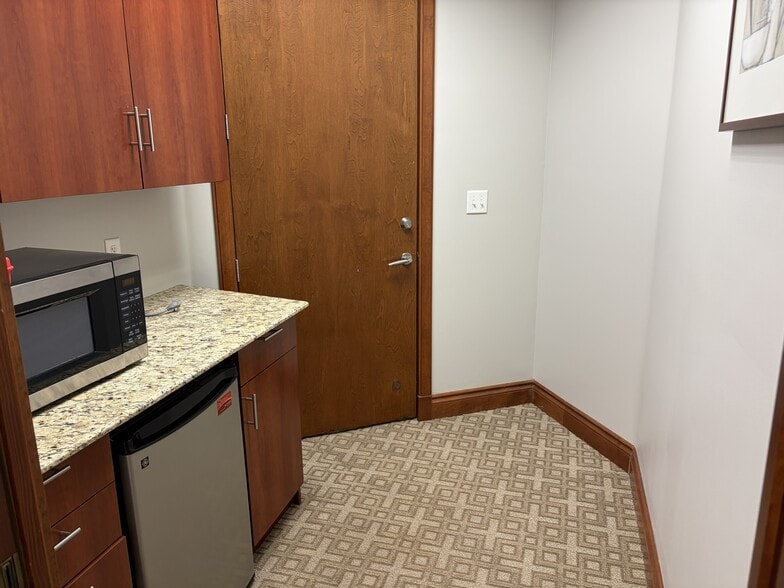 More Photos Of 1961 NW 150th Ave, Pembroke Pines Office For Lease