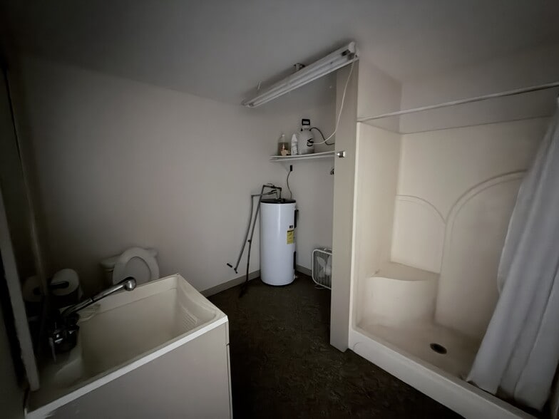 More Photos Of 810 N Dr Martin Luther King Jr Blvd, Muncie Freestanding For Sale