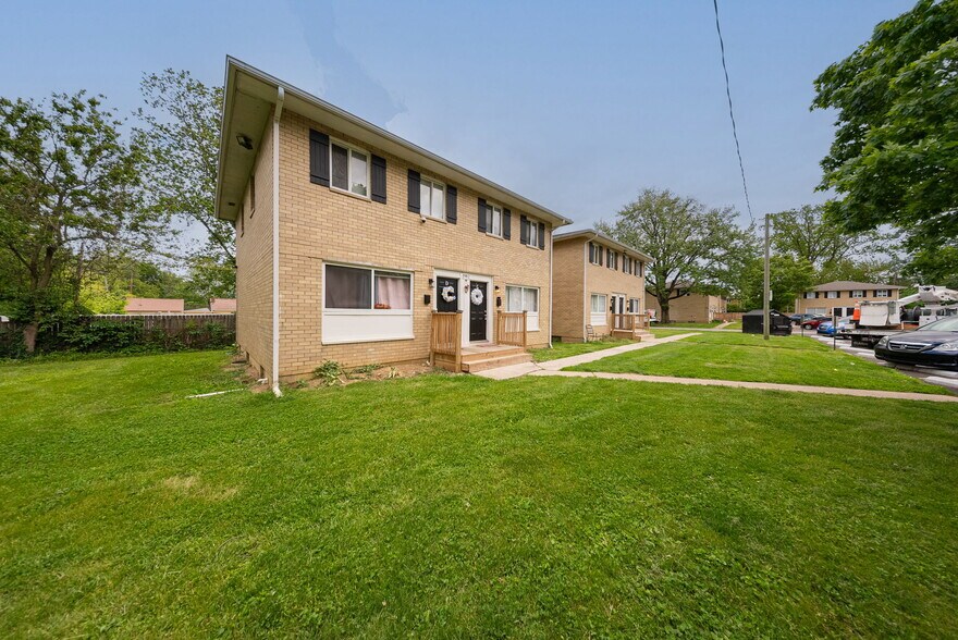 More Photos Of 1975-1982 Dunbar Dr, Columbus Apartments For Sale