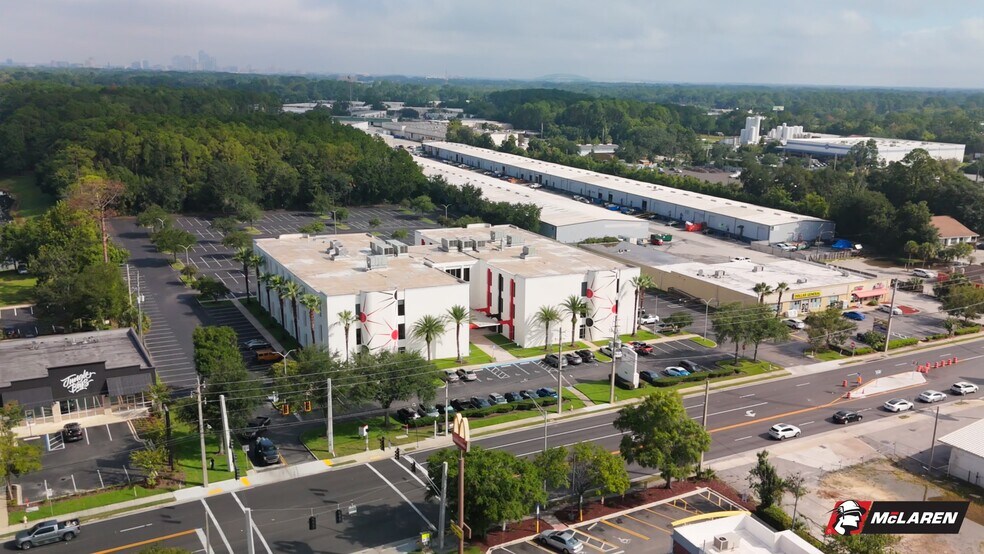 More Photos Of 3733 University Blvd W, Jacksonville Office For Lease