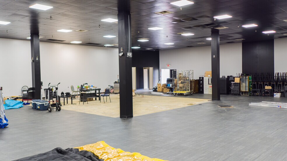 More Photos Of 421 Maiden Ln, Fayetteville Restaurant For Sale