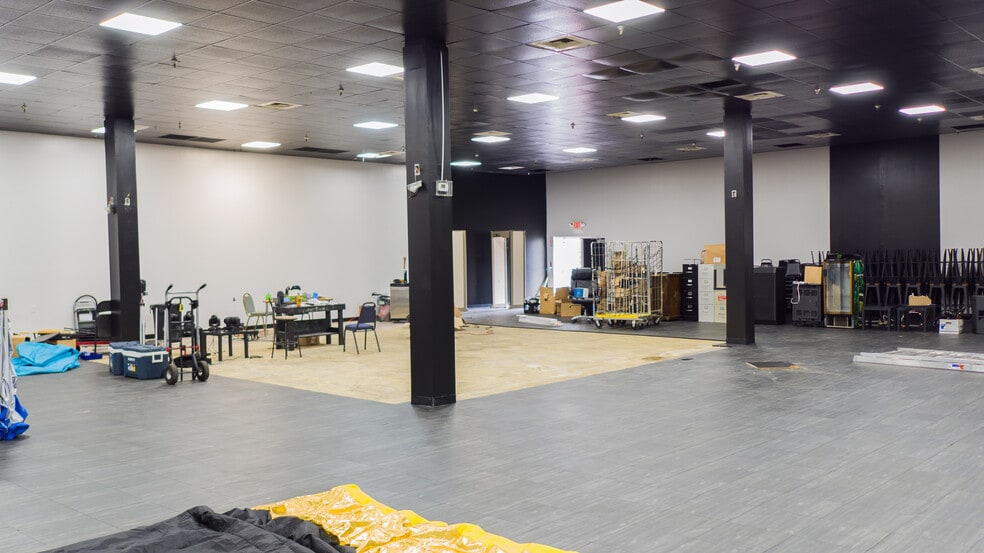 More Photos Of 421 Maiden Ln, Fayetteville Restaurant For Lease