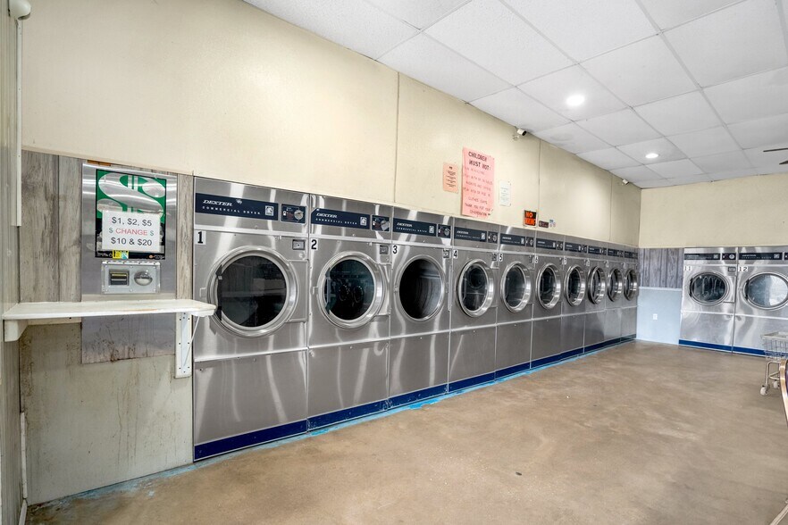 More Photos Of 3685 Highway 19, Huntsville Storefront Retail Residential For Sale