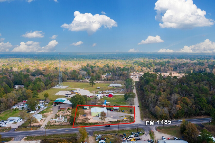 More Photos Of 22725 Lost Lake Dr, New Caney Light Distribution For Sale