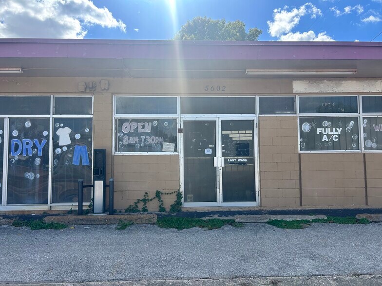 More Photos Of 5602 Cavalcade St, Houston Storefront For Sale
