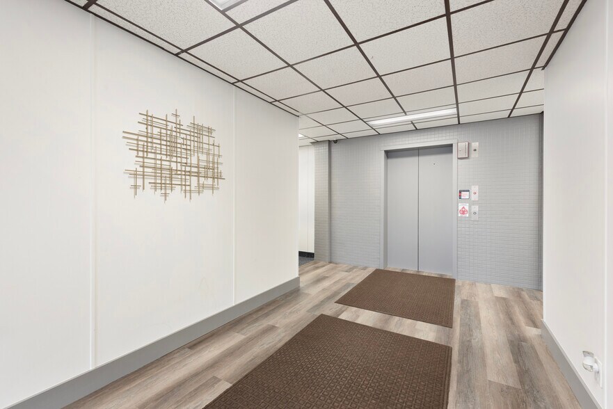 More Photos Of 4124 N Quebec Ave, New Hope Office For Sale