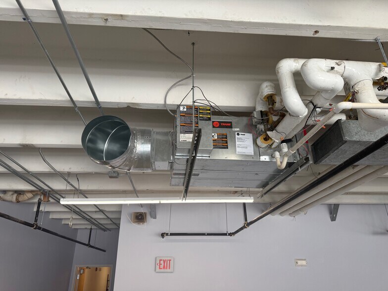 More Photos Of 39 Hanover St, Lebanon Office For Lease