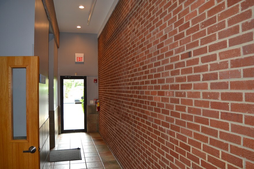 More Photos Of 301 W Railroad Ave, Bartlett General Retail For Sale