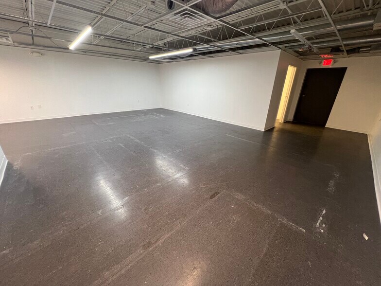 More Photos Of 1305 S Raccoon Rd, Youngstown Storefront Retail Office For Lease