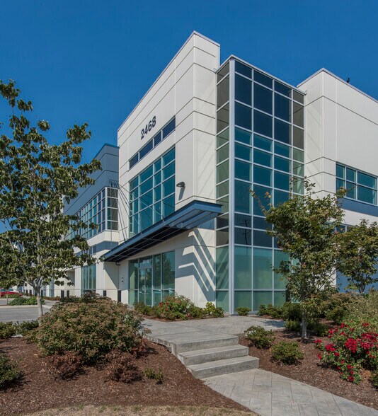 More Photos Of 2468 192nd St, Surrey Warehouse For Lease
