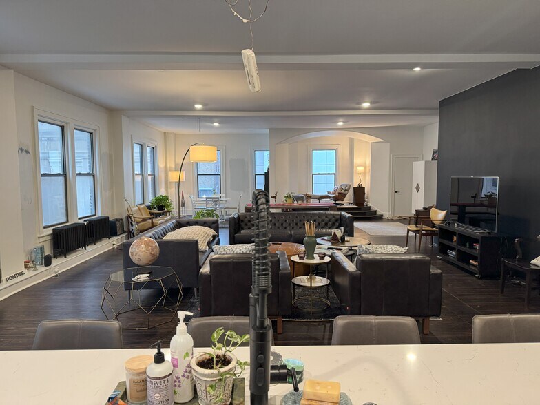 More Photos Of 16 E Lawrence St, Pontiac Apartments For Sale